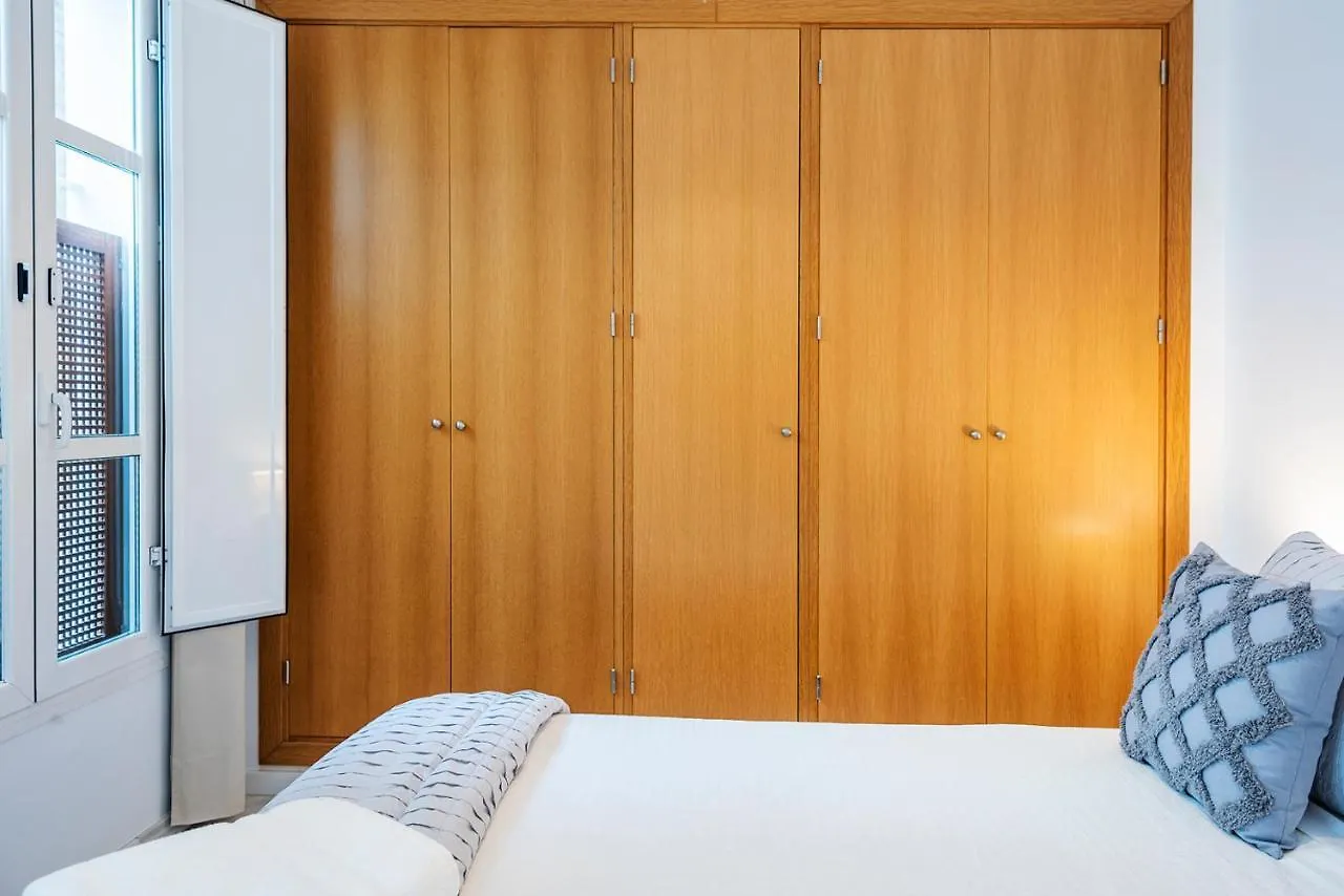 Alohamundi Velarde II Apartment Seville 0*,  Spain