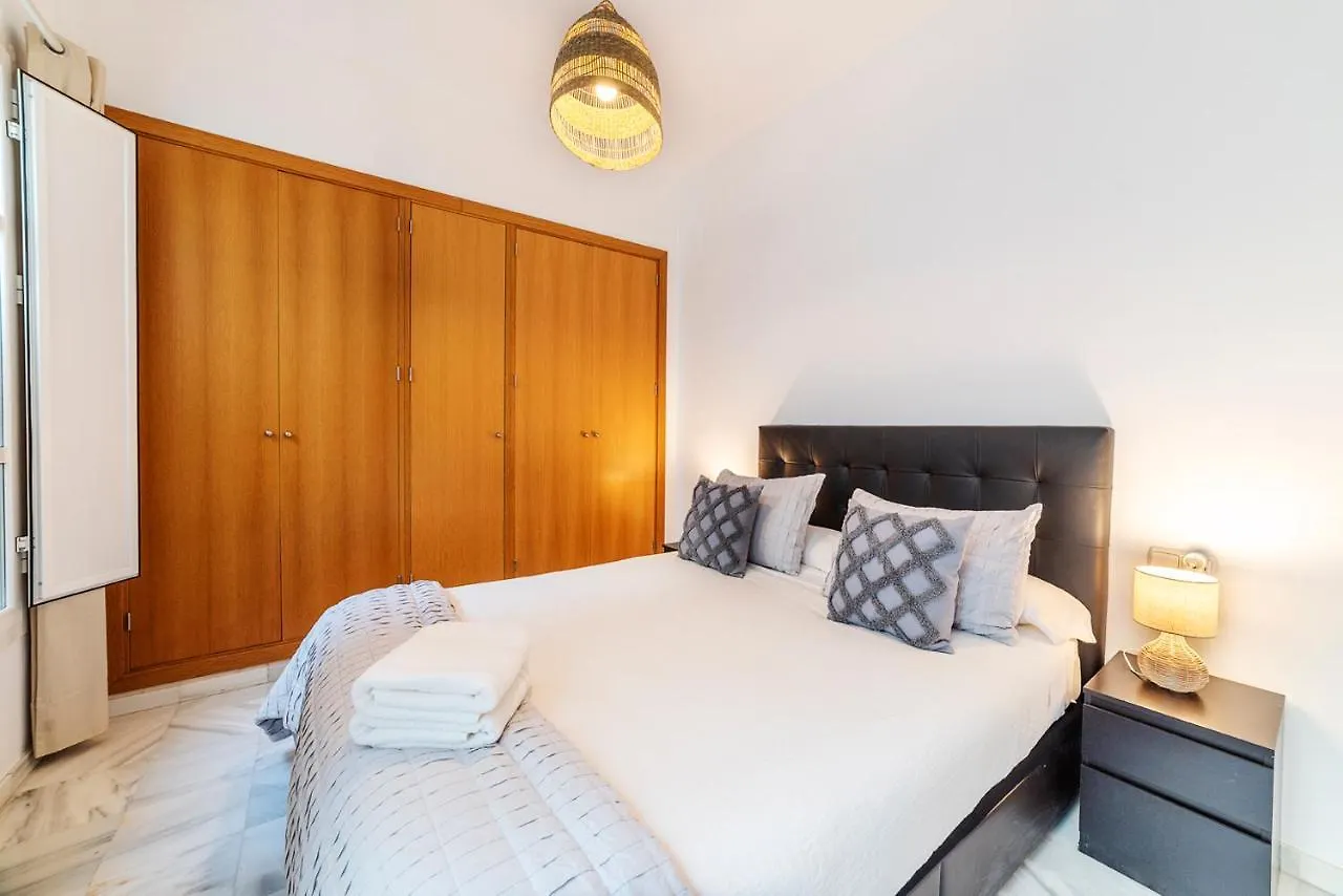 Alohamundi Velarde II Apartment Seville