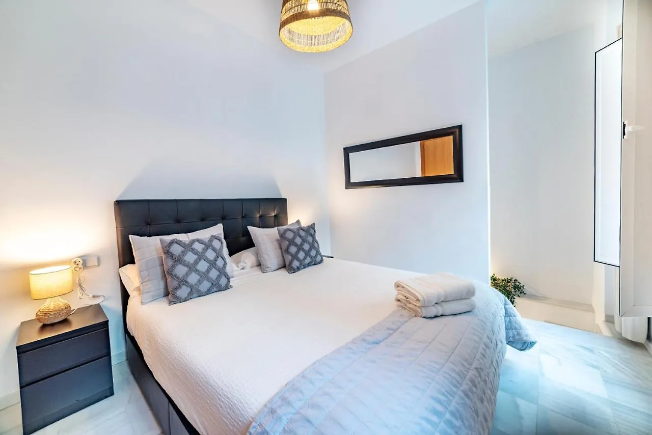 Alohamundi Velarde II Apartment Seville 0*,