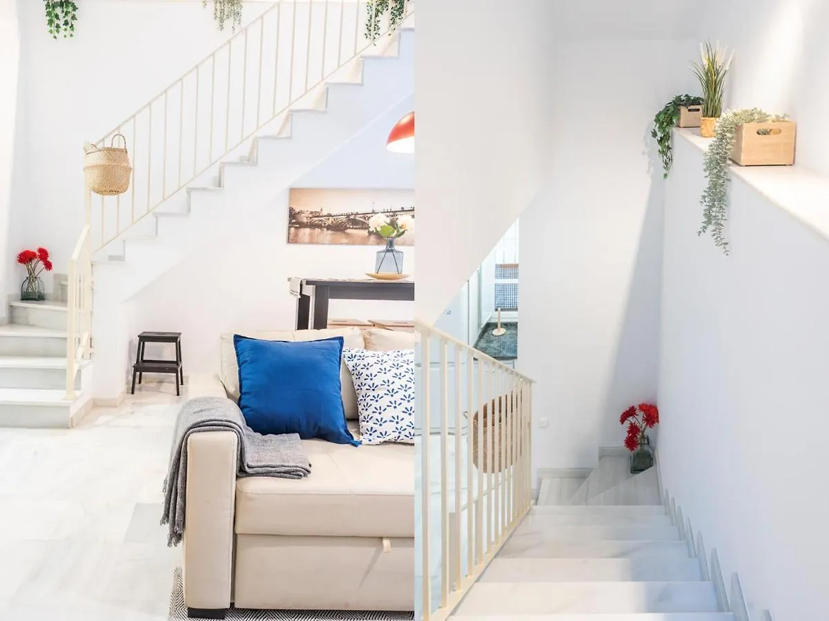 Alohamundi Velarde II Apartment Seville
